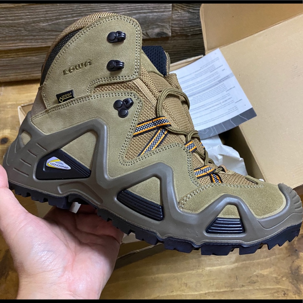 LOWA Zephyr GTX GORTEX Hiking Boots mid Sz: 10 New
